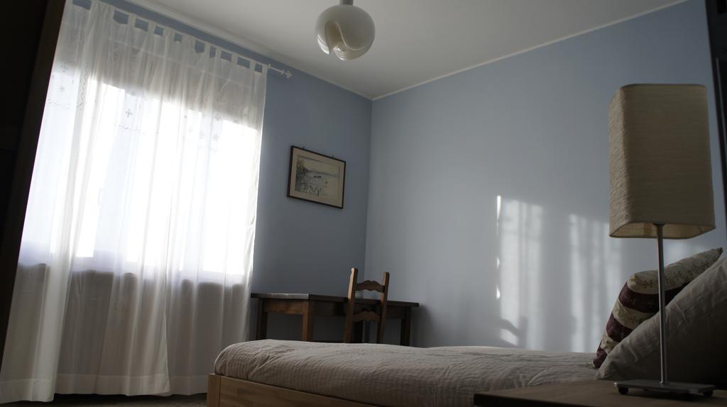 Il Piccione Viaggiatore Banchette D'Ivrea Bilik gambar